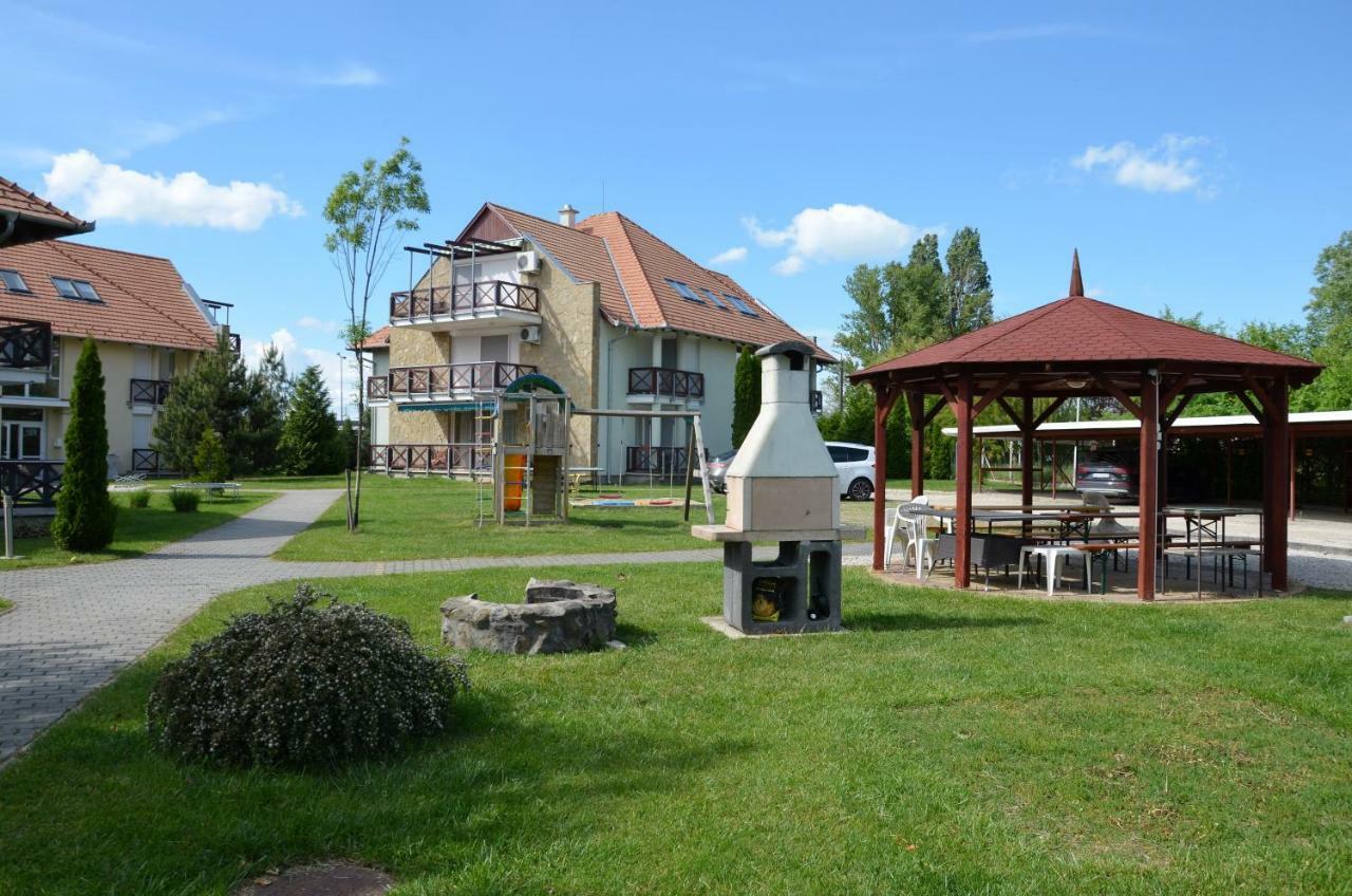 Vadszilva Apartman Balatonoszod Ngoại thất bức ảnh