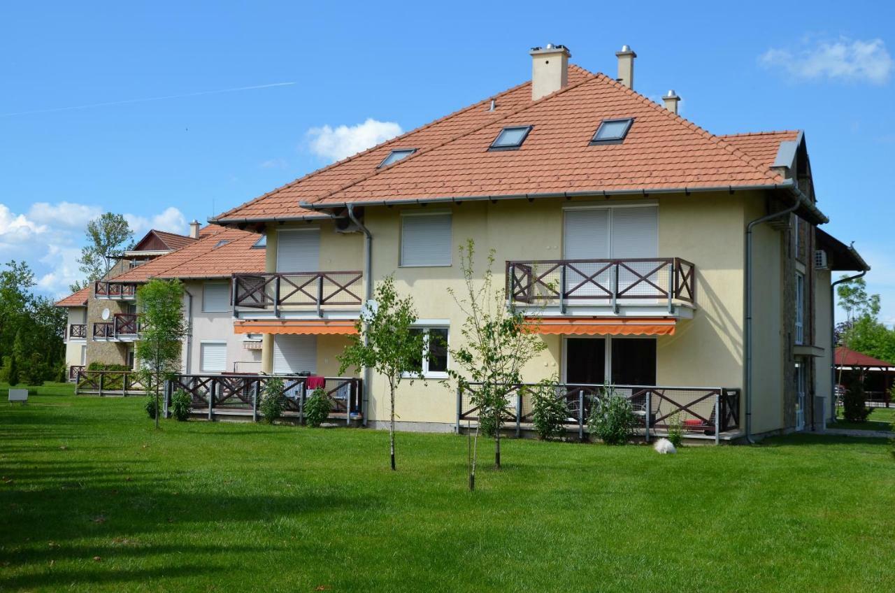 Vadszilva Apartman Balatonoszod Ngoại thất bức ảnh