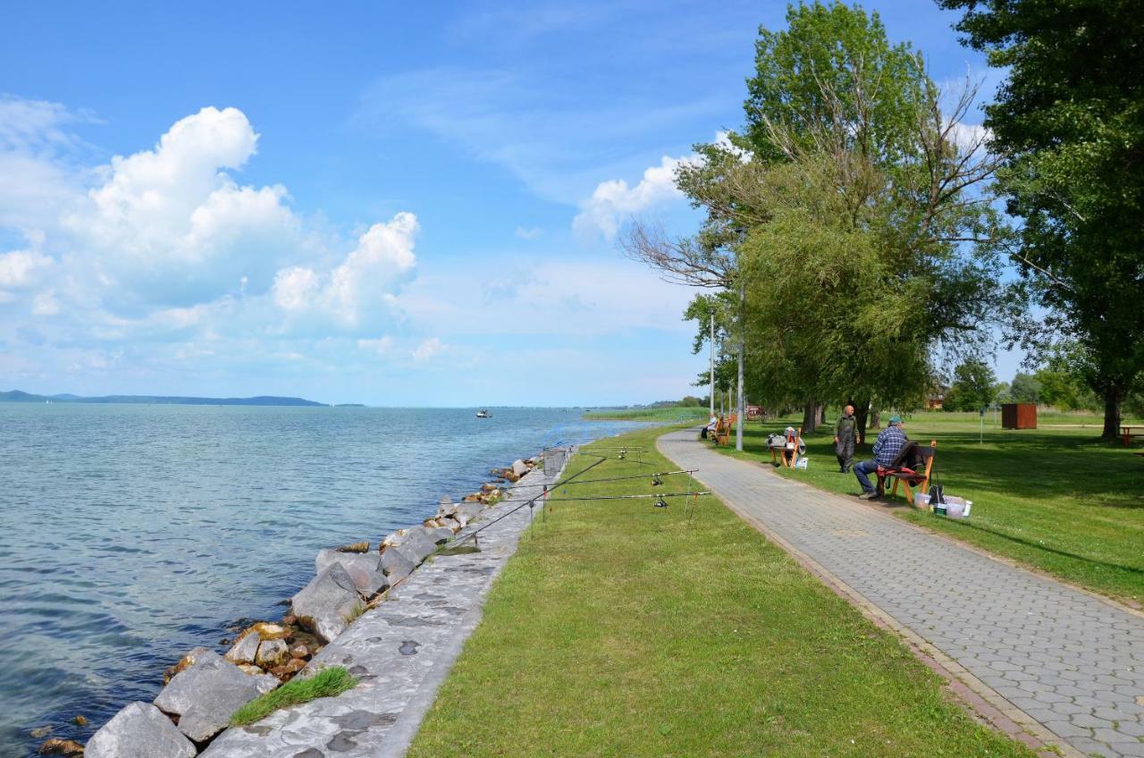 Vadszilva Apartman Balatonoszod Ngoại thất bức ảnh
